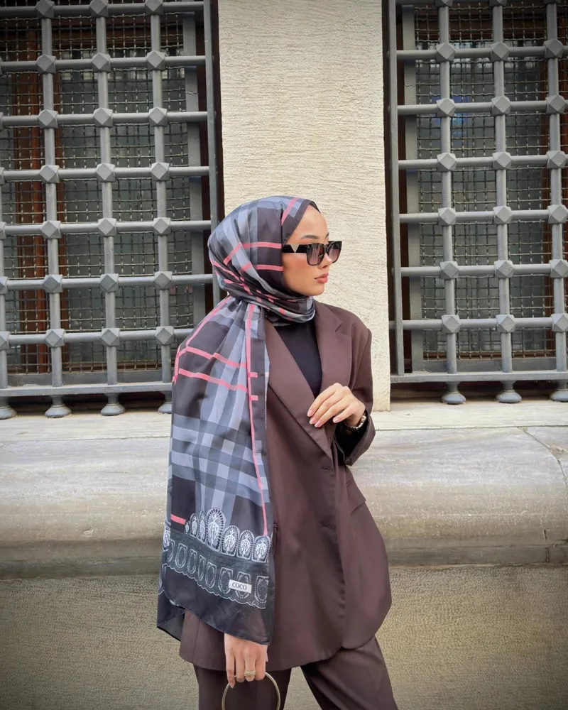 Siyah Tartan Desen Şal Tercihi